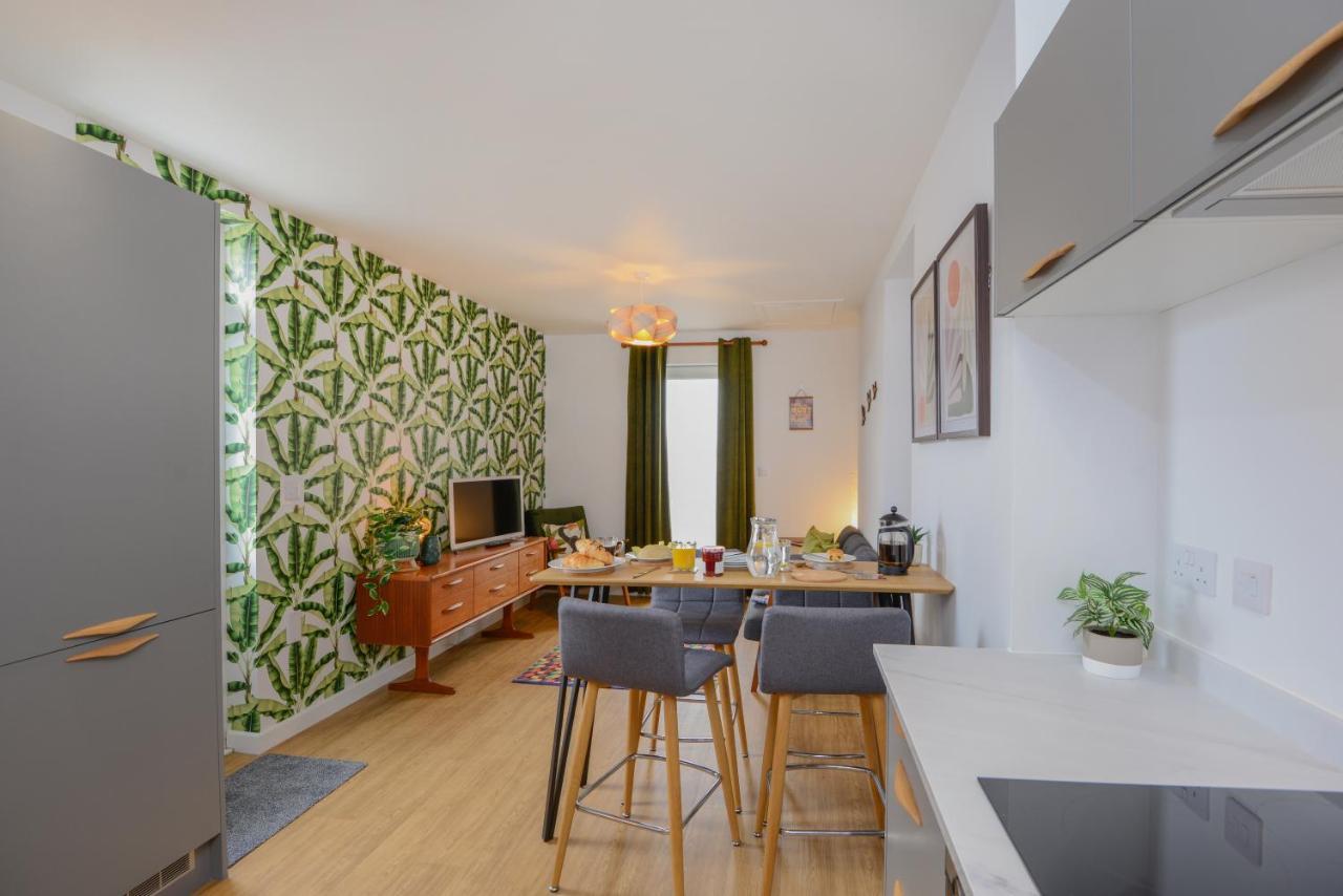 Apartment Two - Private Car Park, Comfortable And Well Equipped - By Ocean City Retreats Plymouth Zewnętrze zdjęcie